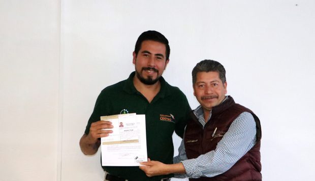 Entrega SDR primeras 8 credenciales a oficiales de sanidad e inocuidad pecuaria