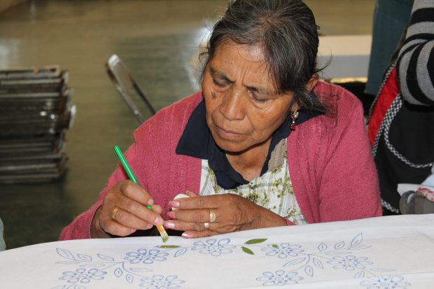 Celebra DIF el Día de Reyes con adultos mayores