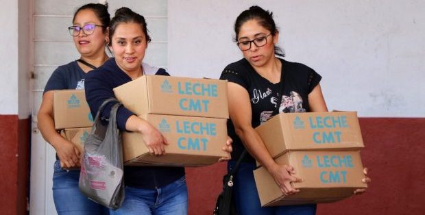 Entrega Bienestar 74 mil litros de leche para la región de Texmelucan