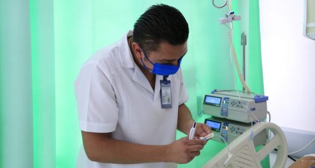 IMSS pionero y a la vanguardia en la capacitación de enfermeras y enfermeros