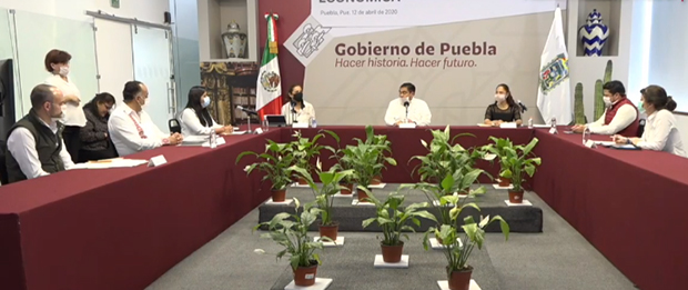 Anuncia gobierno de Barbosa apoyos a tenedores de vehículos en Puebla