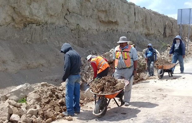 Atiende Gobierno del Estado deslaves en Santa Cruz Alpuyeca y Coxcatlán
