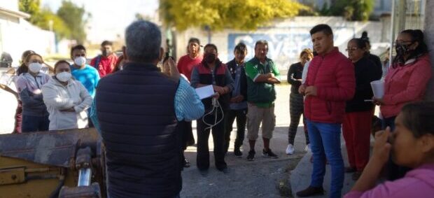 Logran antorchistas pavimentación en su colonia