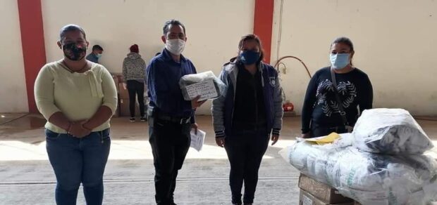 Entregan uniformes en Cañada Morelos