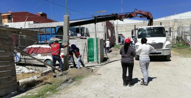 Continúan trabajos para red eléctrica en colonia antorchista