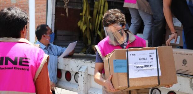 Recibe INE Puebla boletas federales y material con custodia para las elecciones del 6 de junio