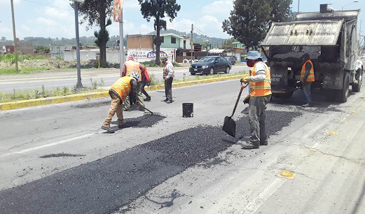 Realiza Infraestructura bacheo en la federal México-Puebla