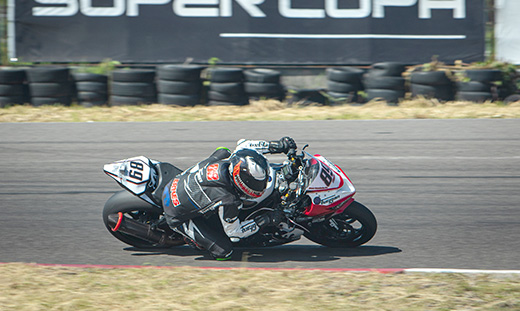 Ernesto Fernández se aferra a continuar la lucha por el campeonato en Mexbike