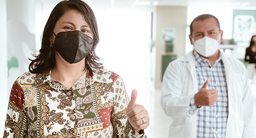 Salvan mano a mujer de amputación; especialistas del IMSS Puebla le extirpan tumor