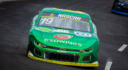 Contacto frustró aspiraciones de Rodrigo Rejón en la 4ta fecha de NASCAR Challenge