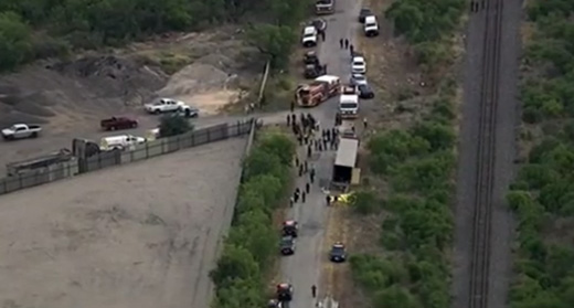 46 migrantes muertos y 16 aún vivos en el tráiler de la muerte en Texas
