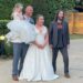 Hombre se encuentra con Keanu Reeves en un bar, lo invita a su boda y sí va