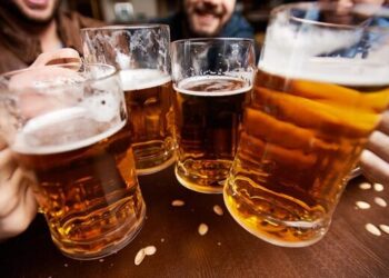 Los mexicanos consumen 1.3 litros de cerveza a la semana