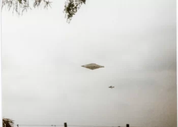 Caso Calvin: filtran espectacular foto de OVNI que estuvo oculta 30 años