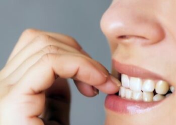 Comerse las uñas es una enfermedad, asegura experta de la UNAM