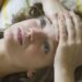 ¿Repasas tus preocupaciones antes de dormir? Esta es la causa