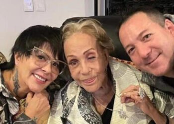 Tunden a Alejandra Guzmán y a su hermano en redes por exhibir a Silvia Pinal