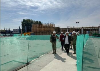 Presidente recorre hospitales en Puebla y Tlaxcala; sana alimentación y ejercicio previenen comorbilidades, asegura