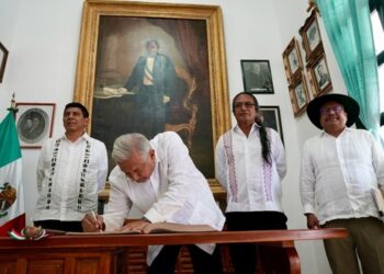 Benito Juárez todavía gobierna con su ejemplo: presidente; es modelo de servidor público, afirma