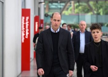El príncipe Guillermo habla de Kate Middleton en medio de las teorías sobre su desaparición