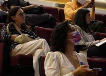 Dormir pocas horas por un largo periodo puede provocar graves daños a la salud: INER