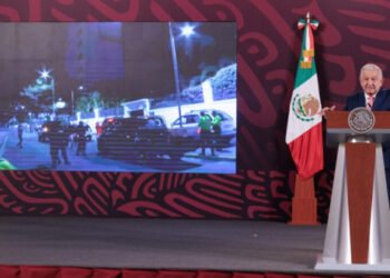 Presidente defiende soberanía de México; actitud autoritaria de Ecuador podría estar respaldada por potencias, asegura