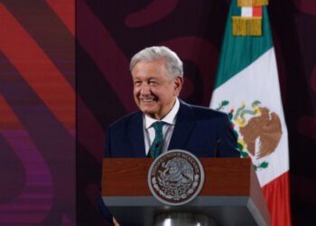 Presidente celebra nivel más bajo de pobreza laboral registrado en México