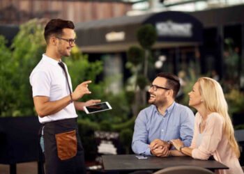 Inteligencia Artificial profesionaliza a la industria restaurantera: experta