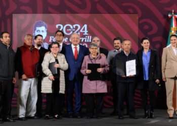 Presidente entrega primeras pensiones al 100 por ciento tras reforma impulsada por el Gobierno de México