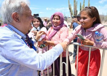 Presidente celebra entrega de obras para dotar de agua al pueblo Seri; presidenta electa dará continuidad a Plan de Justicia, afirma