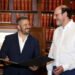 AYUNTAMIENTO DE PUEBLA OTORGÓ COPIA DE CÉDULA REAL AL PREMIO NOBEL, MICHAEL ROBERT KREMER