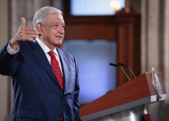 Pausa política con España “tiene que ver con respeto a los pueblos”: presidente