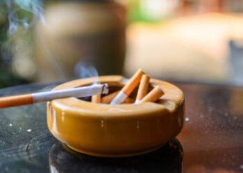 Revelan un inesperado efecto social de fumar
