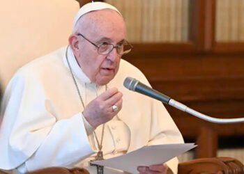 Es hospitalizado el Papa Francisco
