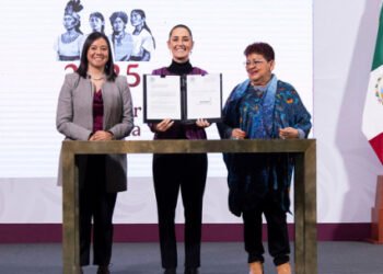 Presidenta anuncia iniciativa constitucional para reforzar la defensa de la soberanía nacional; con EUA hay coordinación, no injerencismo