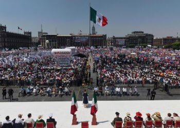 Demostramos que el pueblo de México es mucha pieza; juntas y juntos somos más: Presidenta Claudia Sheinbaum ante más de 350 mil mexicanos y mexicanas en el Zócalo