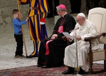 Los 10 momentos emotivos en los que el papa Francisco quebró el molde