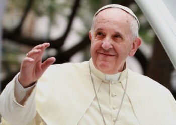 La historia detrás de la foto más viral del papa Francisco