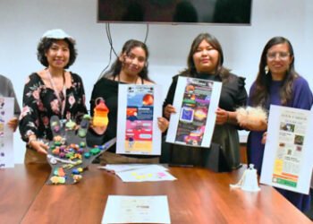 Profesores y alumnos de la FCFM imparten curso con enfoque STEAM para niños con discapacidad