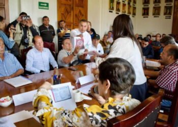 Atiende gobierno estatal problemática de transporte público y mercantil en Teziutlán