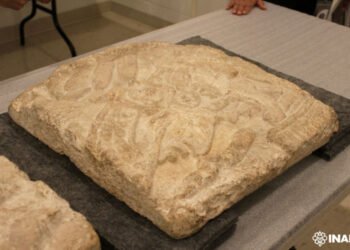 Recibe México fragmento de panel maya, en Estados Unidos