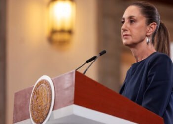 Presidenta firma acuerdo con 22 grupos empresariales para aumentar los productos Hechos en México en tiendas