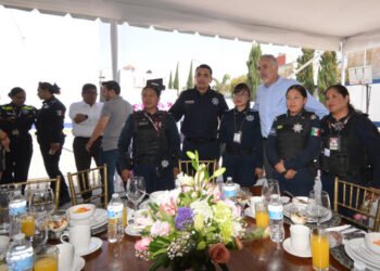 Festeja SSC a mujeres policías y administrativas por el Día de las Madres