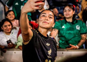 Ambiente de fiesta en el Estadio Universitario BUAP