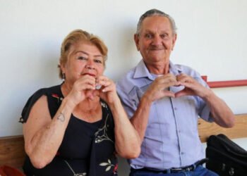 SEDIF ofrece terapias por osteoartritis y gimnasia cerebral para abuelitas y abuelitos