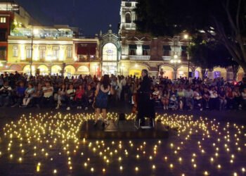 Invita IMACP a disfrutar del “Zócalo Entre Velas” con Lulú García en el marco de la FILIP