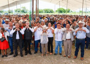 En Huatlatlauca, Gobierno de Puebla entrega más de 11 mdp en insumos para el campo