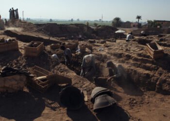 Descubren una ciudad egipcia perdida de 2.400 años