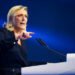 “Fiasco” y “rendición”: Le Pen destroza a Von der Leyen por el acuerdo comercial con EE.UU.