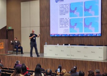 Capacita Gobierno de la Ciudad a personal educativo para proteger a la población escolar durante lluvias